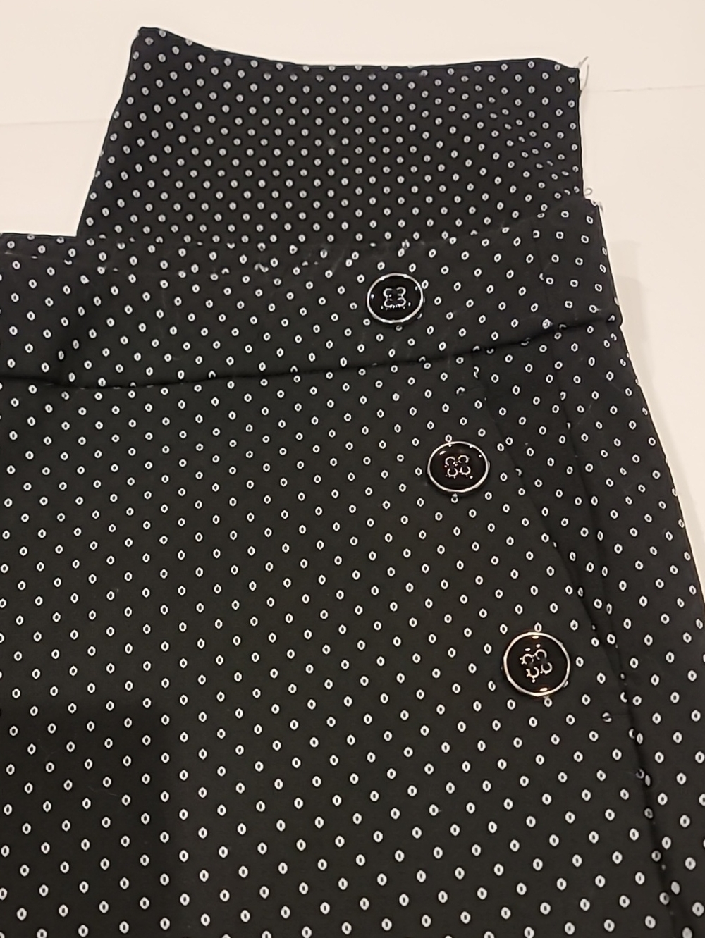 Jules & Leopold Black Polka Dot Pull Up Ankle Pants - Picture 2 of 11